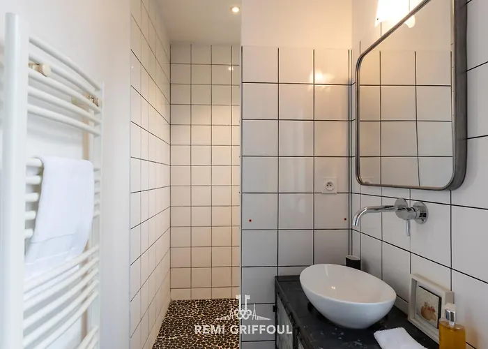 Feriehus La Veranda Enchantee 4 Garden & Fireplace Town Center Sleeps *