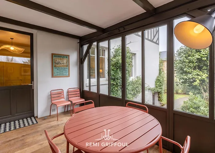 La Veranda Enchantee 4 Garden & Fireplace Town Center Sleeps * Honfleur